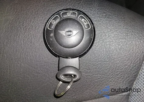 2009 Mini Cooper из США, поврежденный, VIN WMWMR33559TU95661